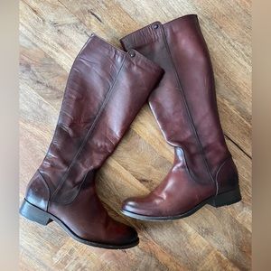 Frye Women’s Melissa Stud Back Zip Boots Round Toe Size 6 Excellent Condition